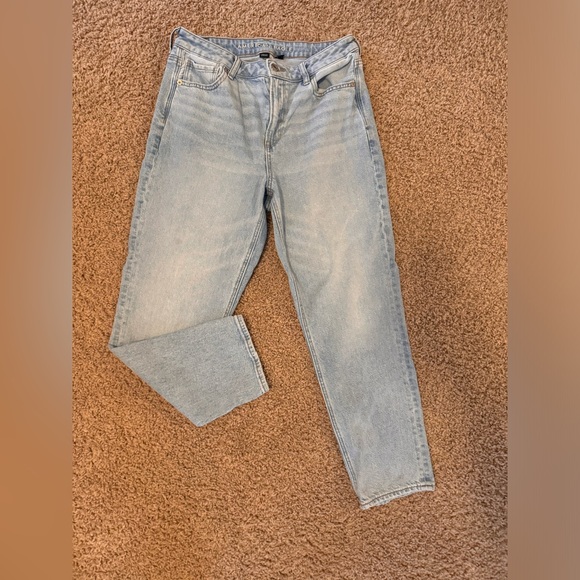 Woman’s American Eagle Mom Stretch Jean Sz 8S, 27” inseam - Picture 2 of 6